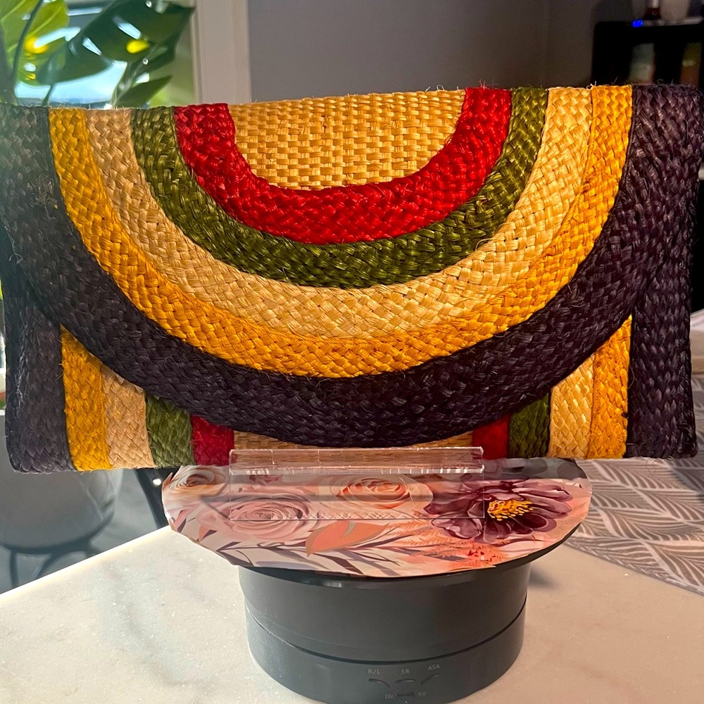 WOVEN STRAW RAINBOW CLUTCH
